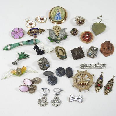 Lot 119 - A collection of costume jewellery