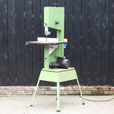 Lot 371 - A band saw