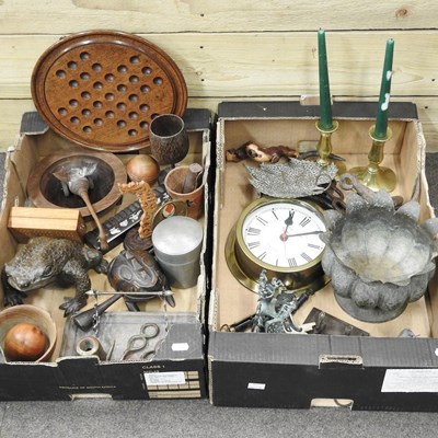 Lot 111 - A collection of metalwares