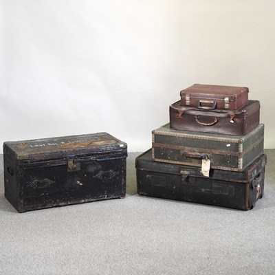 Lot 374 - A collection of vintage cases