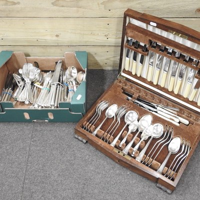 Lot 179 - A canteen of cutlery