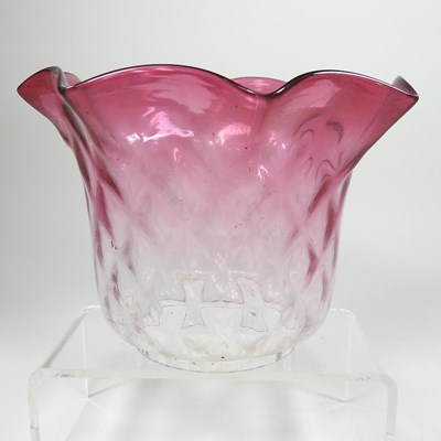 Lot 125 - A pink glass oil lamp shade