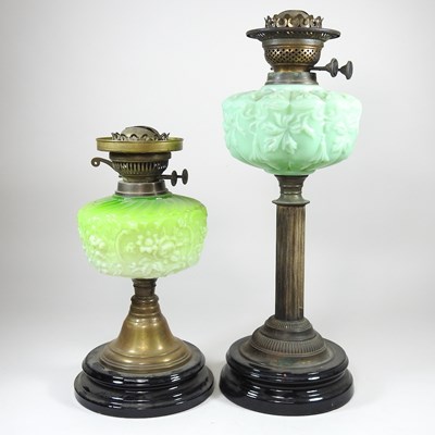 Lot 175 - An oil lamp, with a green glass reservoir