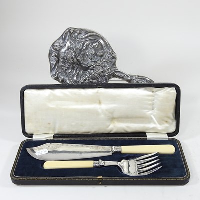 Lot 102 - A dressing mirror and servers