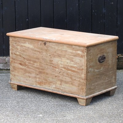 Lot 343 - A pine blanket box