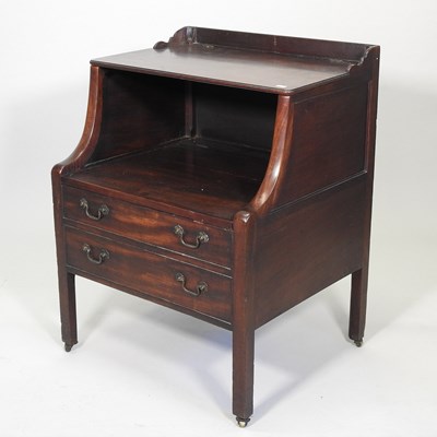 Lot 52 - A George III mahogany Lancashire commode