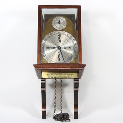Lot 43 - A wall clock