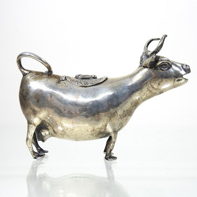 Lot 6 - A silver cow creamer