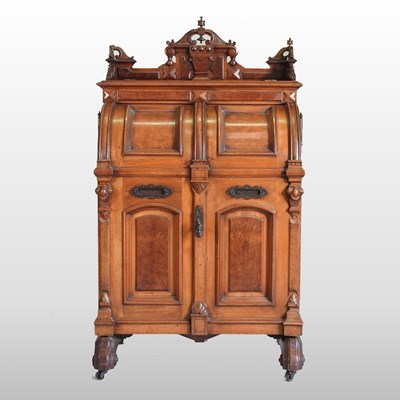 Lot 139 - A Wooton desk