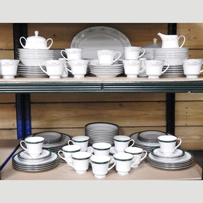 Lot 108 - A Noritake Melissa part dinner service