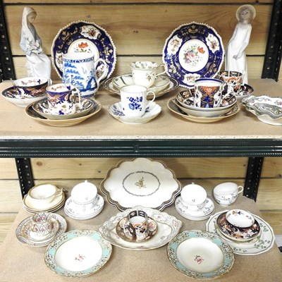 Lot 170 - A collection of porcelain