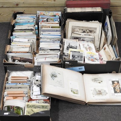 Lot 181 - A collection of postcards
