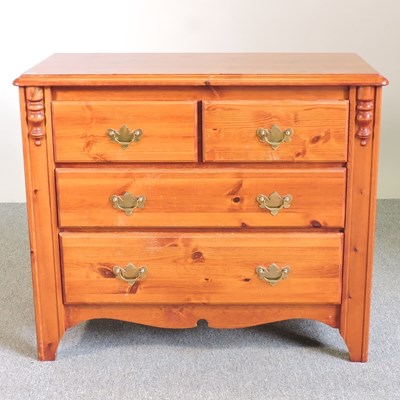 Lot 493 - A modern pine chest