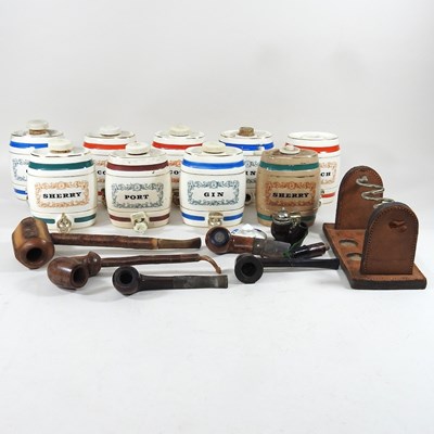 Lot 518 - A collection of pipes