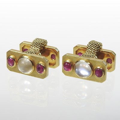 Lot 16 - A pair of Swiss Meister 18 carat gold cufflinks