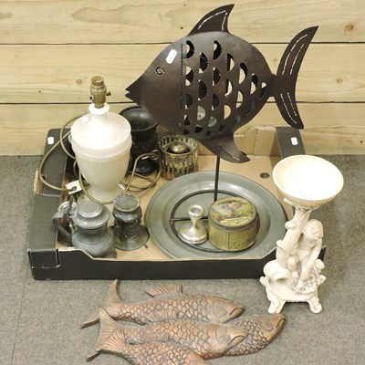 Lot 624 - An early 20th century silver table candlestick,...