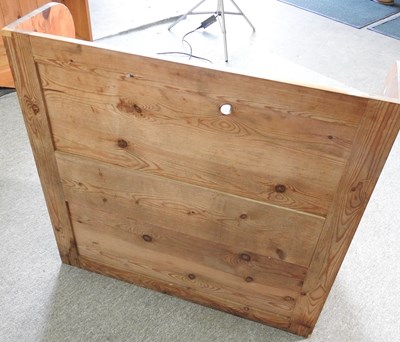Lot 157 - A pine box settle, with a rising seat