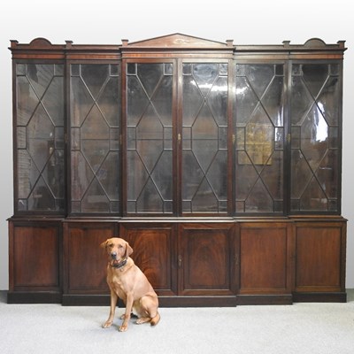 Lot 219 - An unusually large early 20th century mahogany...