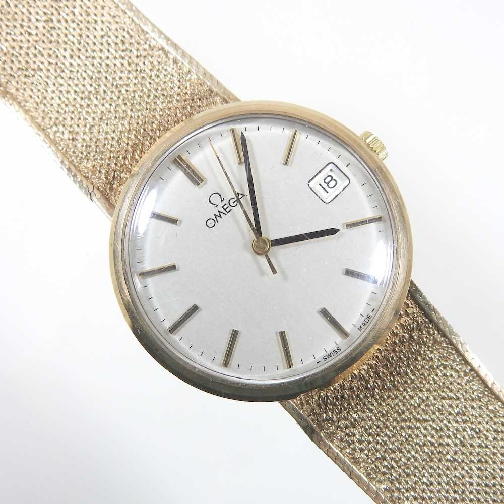 Lot 14 - An Omega 9 carat gold cased gentleman's...