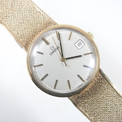 Lot 14 - An Omega 9 carat gold cased gentleman's...