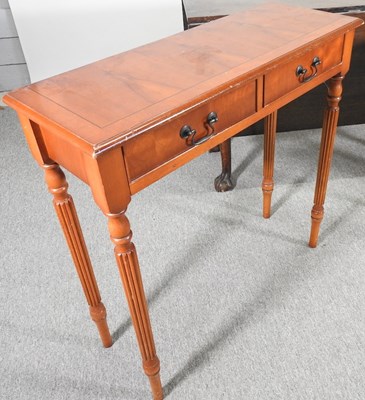 Lot 123 - An early 20th century oak pembroke table, on...