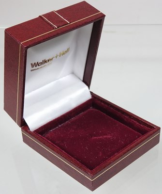 Lot 25 - A 9 carat gold and sapphire brooch, in the...