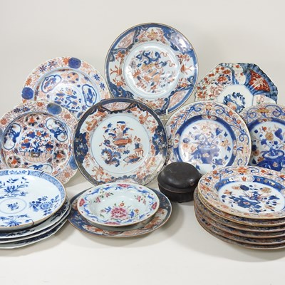 Lot 12 - A collection of twelve 18th century Imari...