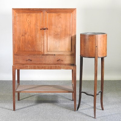 Lot 507 - A mid 20th century cabinet, in the manner of...