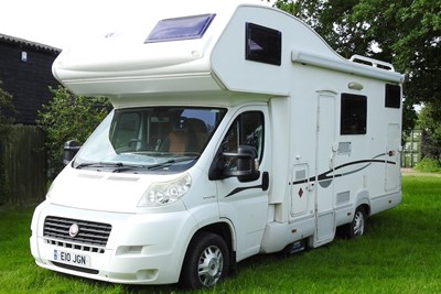 Lot 17 - *A Fiat Carioca 656 six berth motorhome,...