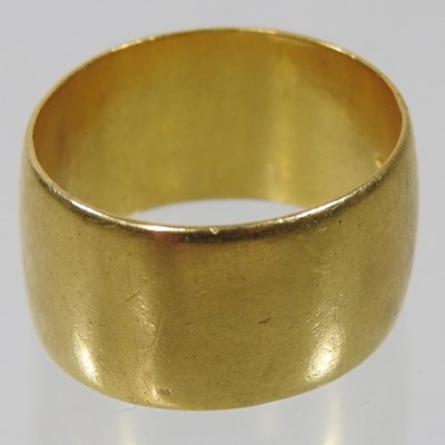 Lot 2 - A 22 carat gold wedding band, 12g, size V