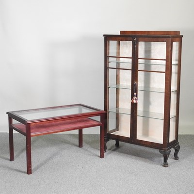 Lot 327 - A 20th century bijouterie table, 85cm,...