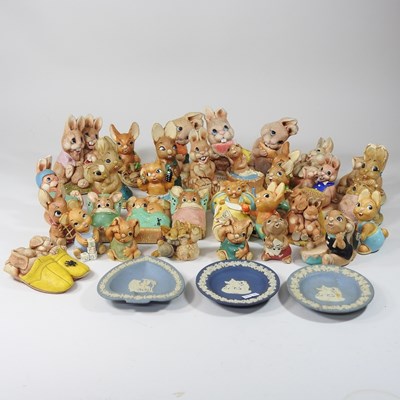 Lot 166 - A large collection of Pendelfin figures of...