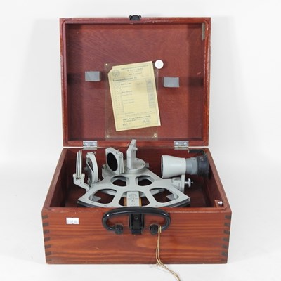 Lot 64 - A Trommel marine sextant, no.761512, dated...