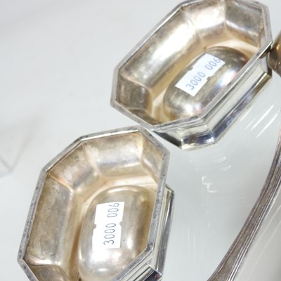 Lot 67 - A pair of silver salts, 135g, Sheffield 1911,...