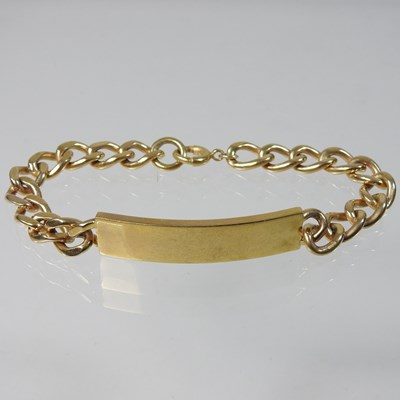 Lot 23 - A 9 carat gold gentleman's curb link bracelet