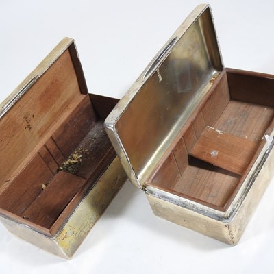 Lot 94 - An early 20th century silver table cigarette...