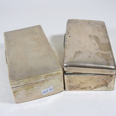 Lot 94 - An early 20th century silver table cigarette...
