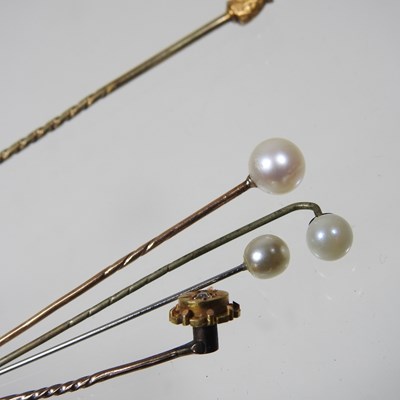 Lot 70 - A 15 carat gold mounted diamond tie pin,...