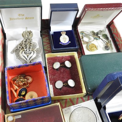 Lot 111 - A 15 carat gold locket, together with a...