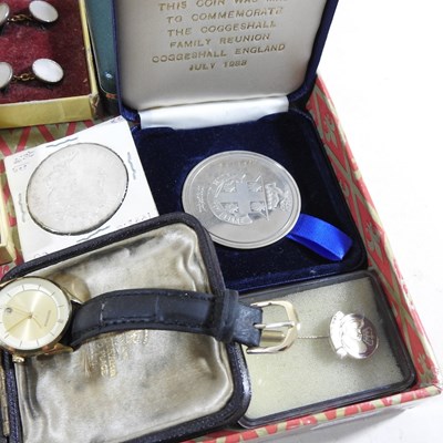 Lot 111 - A 15 carat gold locket, together with a...