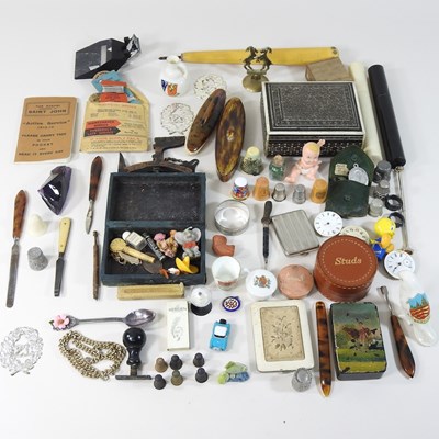 Lot 69 - A collection of various items