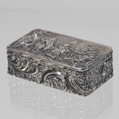 Lot 1 - An early 20th century silver snuff box