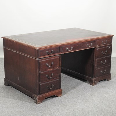 Lot 96 - A reproduction pedestal desk