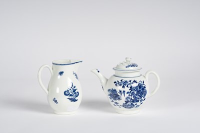 Lot 55 - A Worcester porcelain teapot, circa 1770, of...