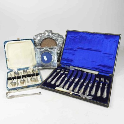 Lot 152 - An early 20th century silver mounted...