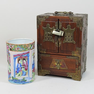 Lot 136 - A 19th century Chinese Canton porcelain brush pot