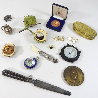 Lot 88 - A bronze conker sculpture