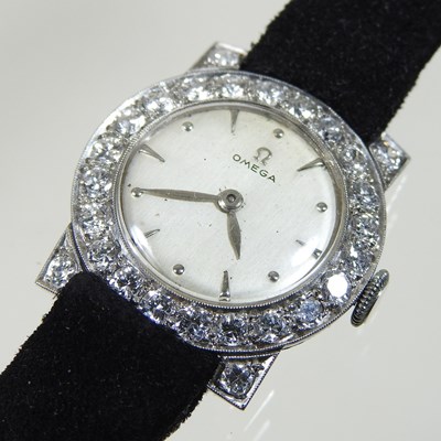 Lot 22 - An Omega platinum cased vintage ladies wristwatch
