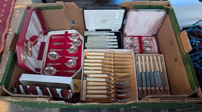 Lot 352 - A collection of silver plated wares