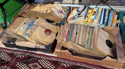 Lot 396 - A collection of vintage records